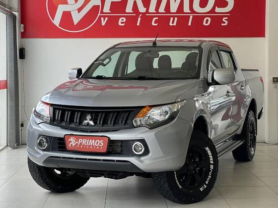 MITSUBISHI L200 TRITON 2.4 16V TURBO DIESEL GL CD 4X4 MANUAL MITSUBISHI L200 TRITON 2.4 16V TURBO DIESEL GL CD 4X4 MANUAL